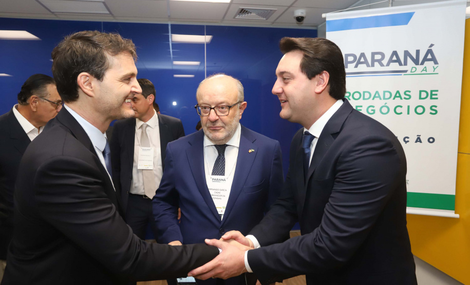 Programa de concessões na área da infraestrutura, projetos de parcerias público-privadas e um ambiente propício para negócios tornam o Paraná o Estado atrativo para investidores. A avaliação é do governador Carlos Massa Ratinho Junior, que abriu nesta terça-feira (21) a segunda edição do Paraná Day.Foto: Rodrigo Felix Leal/ANPr