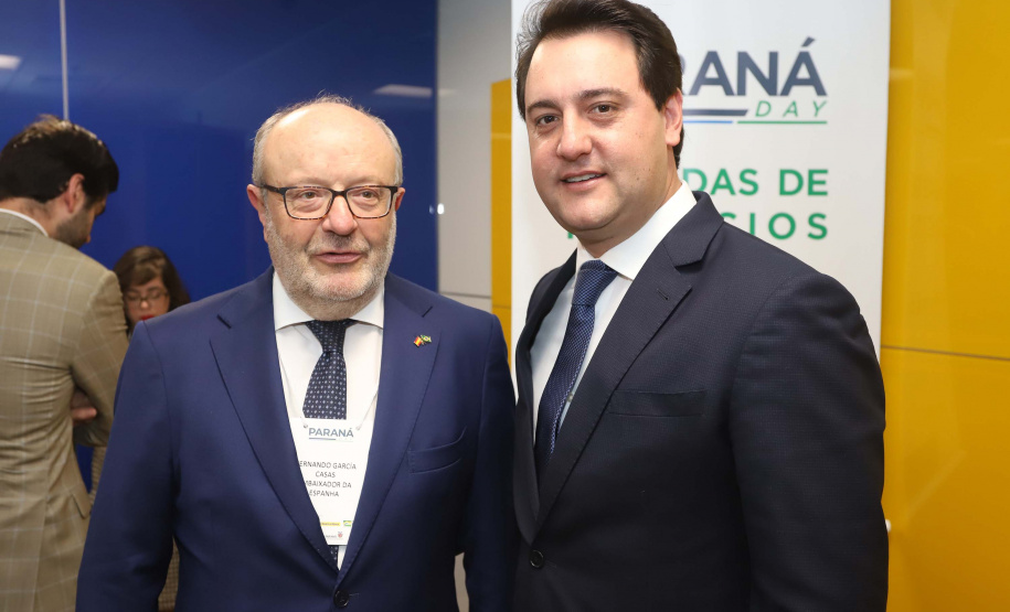Programa de concessões na área da infraestrutura, projetos de parcerias público-privadas e um ambiente propício para negócios tornam o Paraná o Estado atrativo para investidores. A avaliação é do governador Carlos Massa Ratinho Junior, que abriu nesta terça-feira (21) a segunda edição do Paraná Day.Foto: Rodrigo Felix Leal/ANPr