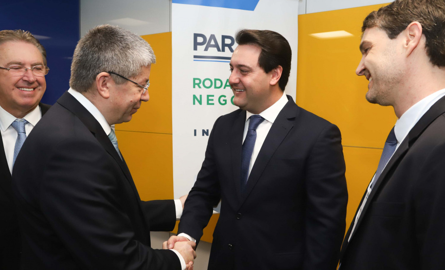 Programa de concessões na área da infraestrutura, projetos de parcerias público-privadas e um ambiente propício para negócios tornam o Paraná o Estado atrativo para investidores. A avaliação é do governador Carlos Massa Ratinho Junior, que abriu nesta terça-feira (21) a segunda edição do Paraná Day.Foto: Rodrigo Felix Leal/ANPr