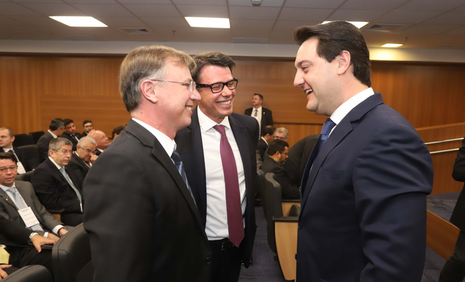 Programa de concessões na área da infraestrutura, projetos de parcerias público-privadas e um ambiente propício para negócios tornam o Paraná o Estado atrativo para investidores. A avaliação é do governador Carlos Massa Ratinho Junior, que abriu nesta terça-feira (21) a segunda edição do Paraná Day.Foto: Rodrigo Felix Leal/ANPr