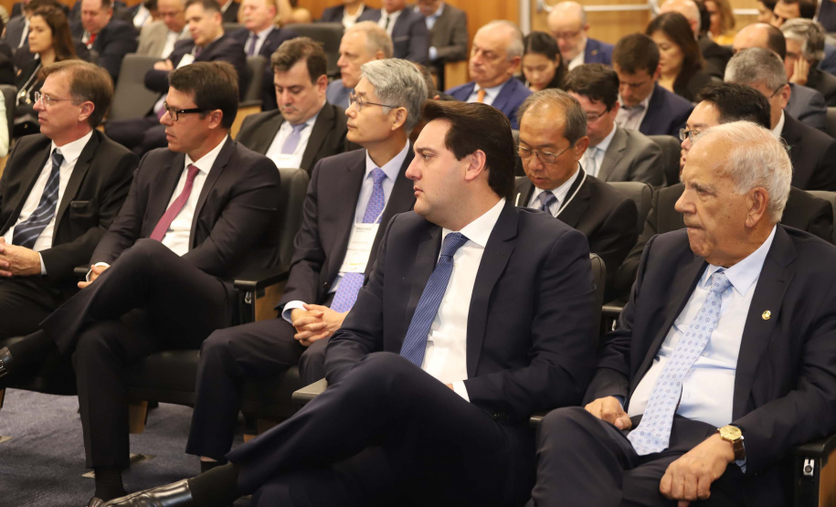 Programa de concessões na área da infraestrutura, projetos de parcerias público-privadas e um ambiente propício para negócios tornam o Paraná o Estado atrativo para investidores. A avaliação é do governador Carlos Massa Ratinho Junior, que abriu nesta terça-feira (21) a segunda edição do Paraná Day.Foto: Rodrigo Felix Leal/ANPr