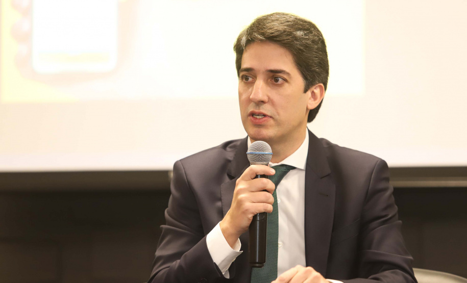 Programa de concessões na área da infraestrutura, projetos de parcerias público-privadas e um ambiente propício para negócios tornam o Paraná o Estado atrativo para investidores. A avaliação é do governador Carlos Massa Ratinho Junior, que abriu nesta terça-feira (21) a segunda edição do Paraná Day.Foto: Rodrigo Felix Leal/ANPr