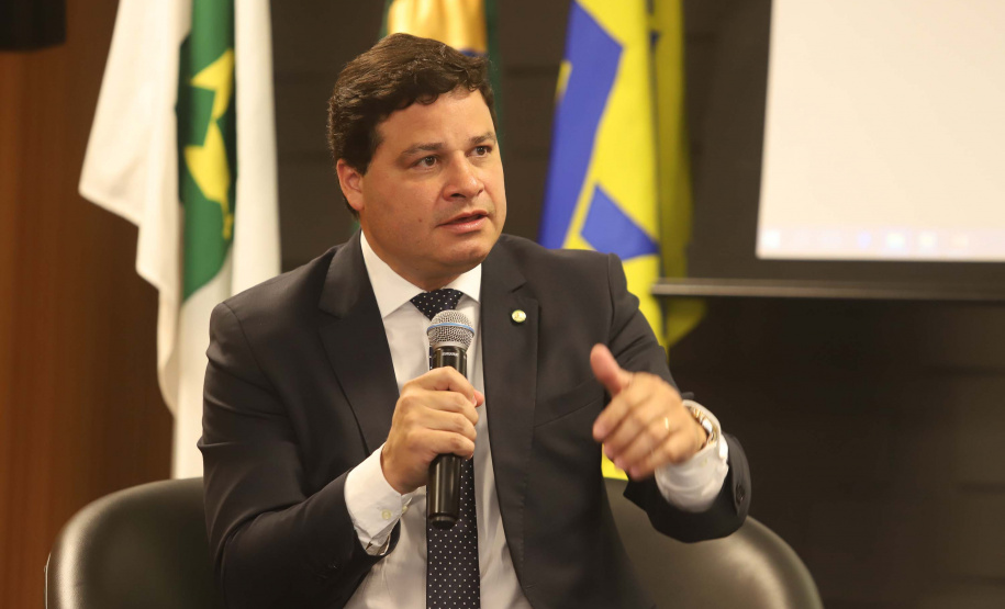 Programa de concessões na área da infraestrutura, projetos de parcerias público-privadas e um ambiente propício para negócios tornam o Paraná o Estado atrativo para investidores. A avaliação é do governador Carlos Massa Ratinho Junior, que abriu nesta terça-feira (21) a segunda edição do Paraná Day.Foto: Rodrigo Felix Leal/ANPr