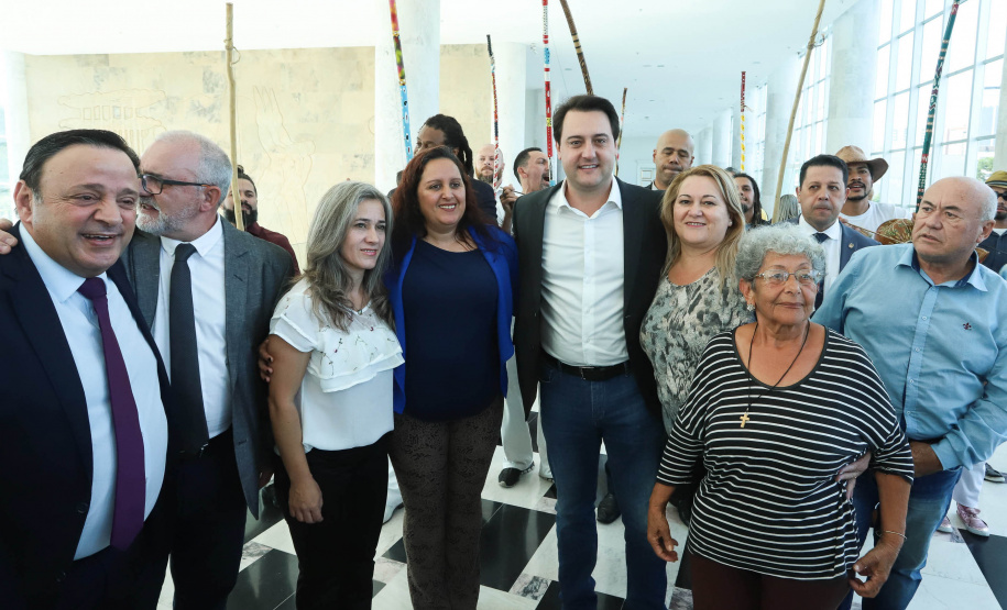 O governador Carlos Massa Ratinho Junior disse nesta quarta-feira (22), no lançamento oficial da Superintendência Geral de Diálogo e Interação Social (Sudis), que o Governo do Paraná está aberto ao diálogo e vai trabalhar diariamente para atender as demandas de todos os setores da sociedade, principalmente dos mais necessitados, em respeito ao compromisso com a construção de um Estado moderno e protetivo.Foto: Rodrigo Felix Leal/ANPr