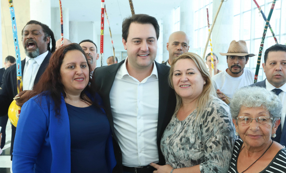 O governador Carlos Massa Ratinho Junior disse nesta quarta-feira (22), no lançamento oficial da Superintendência Geral de Diálogo e Interação Social (Sudis), que o Governo do Paraná está aberto ao diálogo e vai trabalhar diariamente para atender as demandas de todos os setores da sociedade, principalmente dos mais necessitados, em respeito ao compromisso com a construção de um Estado moderno e protetivo.Foto: Rodrigo Felix Leal/ANPr