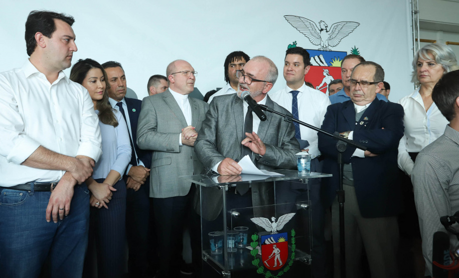 O governador Carlos Massa Ratinho Junior disse nesta quarta-feira (22), no lançamento oficial da Superintendência Geral de Diálogo e Interação Social (Sudis), que o Governo do Paraná está aberto ao diálogo e vai trabalhar diariamente para atender as demandas de todos os setores da sociedade, principalmente dos mais necessitados, em respeito ao compromisso com a construção de um Estado moderno e protetivo.Foto: Rodrigo Felix Leal/ANPr