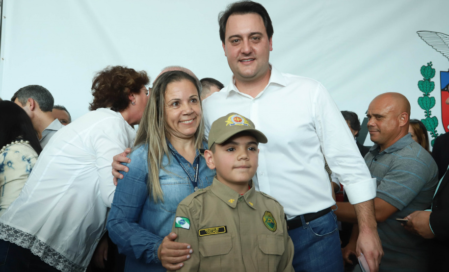 O governador Carlos Massa Ratinho Junior disse nesta quarta-feira (22), no lançamento oficial da Superintendência Geral de Diálogo e Interação Social (Sudis), que o Governo do Paraná está aberto ao diálogo e vai trabalhar diariamente para atender as demandas de todos os setores da sociedade, principalmente dos mais necessitados, em respeito ao compromisso com a construção de um Estado moderno e protetivo.Foto: Rodrigo Felix Leal/ANPr