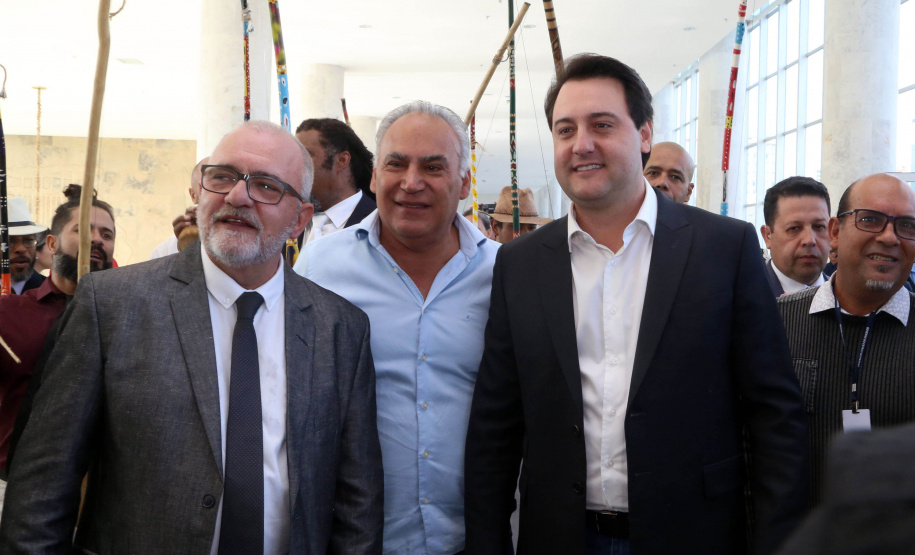 O governador Carlos Massa Ratinho Junior disse nesta quarta-feira (22), no lançamento oficial da Superintendência Geral de Diálogo e Interação Social (Sudis), que o Governo do Paraná está aberto ao diálogo e vai trabalhar diariamente para atender as demandas de todos os setores da sociedade, principalmente dos mais necessitados, em respeito ao compromisso com a construção de um Estado moderno e protetivo.Foto: Gilson Abreu/ANPr