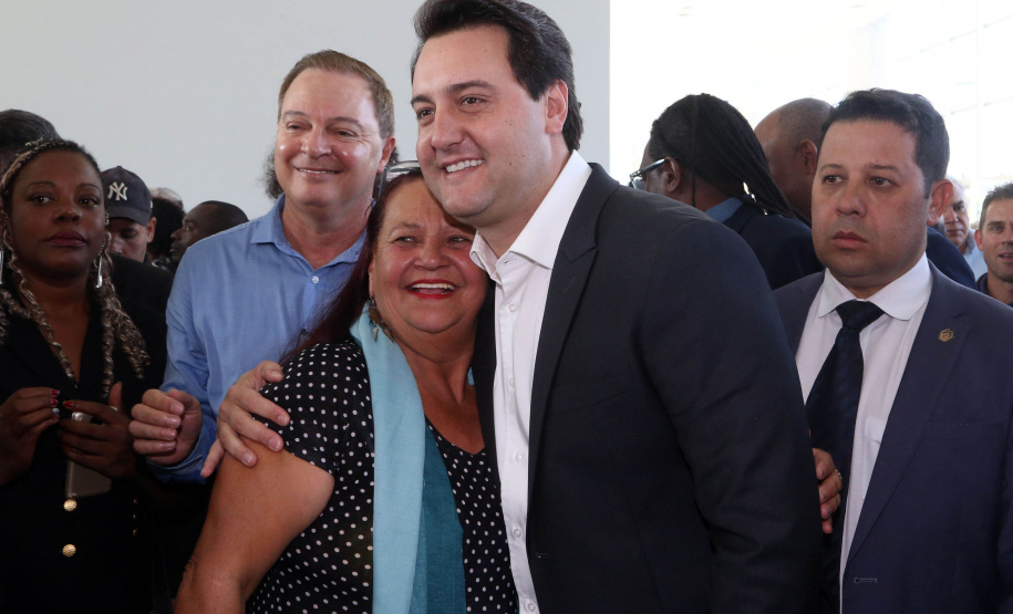 O governador Carlos Massa Ratinho Junior disse nesta quarta-feira (22), no lançamento oficial da Superintendência Geral de Diálogo e Interação Social (Sudis), que o Governo do Paraná está aberto ao diálogo e vai trabalhar diariamente para atender as demandas de todos os setores da sociedade, principalmente dos mais necessitados, em respeito ao compromisso com a construção de um Estado moderno e protetivo.Foto: Gilson Abreu/ANPr