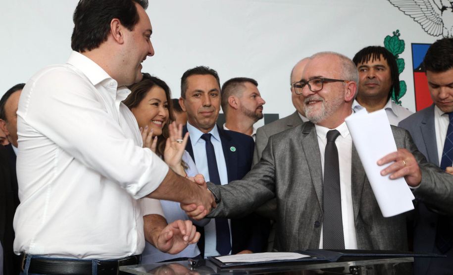 O governador Carlos Massa Ratinho Junior disse nesta quarta-feira (22), no lançamento oficial da Superintendência Geral de Diálogo e Interação Social (Sudis), que o Governo do Paraná está aberto ao diálogo e vai trabalhar diariamente para atender as demandas de todos os setores da sociedade, principalmente dos mais necessitados, em respeito ao compromisso com a construção de um Estado moderno e protetivo.Foto: Gilson Abreu/ANPr