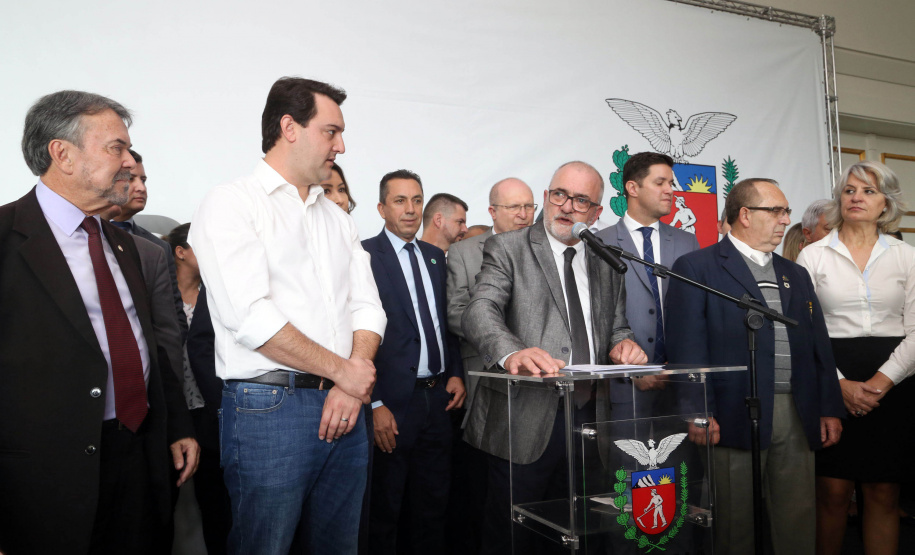 O governador Carlos Massa Ratinho Junior disse nesta quarta-feira (22), no lançamento oficial da Superintendência Geral de Diálogo e Interação Social (Sudis), que o Governo do Paraná está aberto ao diálogo e vai trabalhar diariamente para atender as demandas de todos os setores da sociedade, principalmente dos mais necessitados, em respeito ao compromisso com a construção de um Estado moderno e protetivo.Foto: Gilson Abreu/ANPr