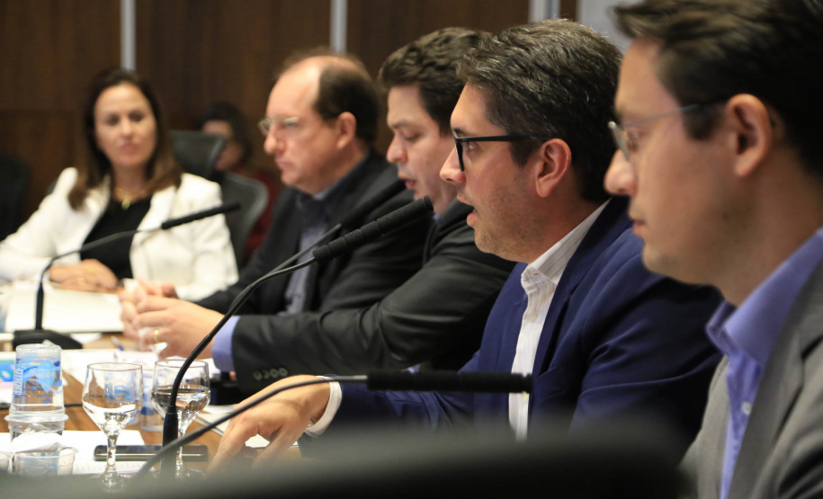 Chefes de 42 núcleos regionais do Governo do Estado das cidades de Londrina, Cornélio Procópio e Jacarezinho participaram nesta quarta-feira (22) de uma reunião com o governador Carlos Massa Ratinho Junior no Palácio Iguaçu, em Curitiba