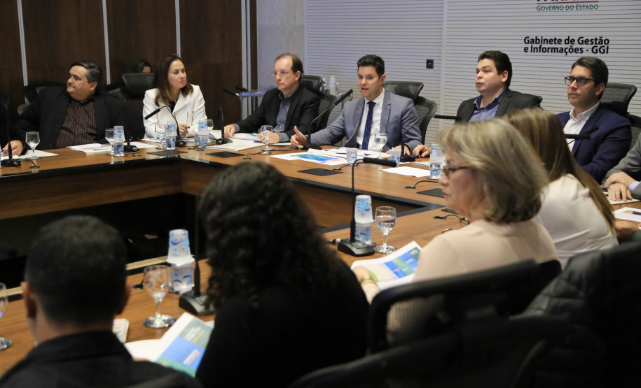 Chefes de 42 núcleos regionais do Governo do Estado das cidades de Londrina, Cornélio Procópio e Jacarezinho participaram nesta quarta-feira (22) de uma reunião com o governador Carlos Massa Ratinho Junior no Palácio Iguaçu, em Curitiba