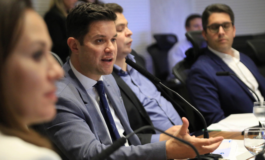 Chefes de 42 núcleos regionais do Governo do Estado das cidades de Londrina, Cornélio Procópio e Jacarezinho participaram nesta quarta-feira (22) de uma reunião com o governador Carlos Massa Ratinho Junior no Palácio Iguaçu, em Curitiba