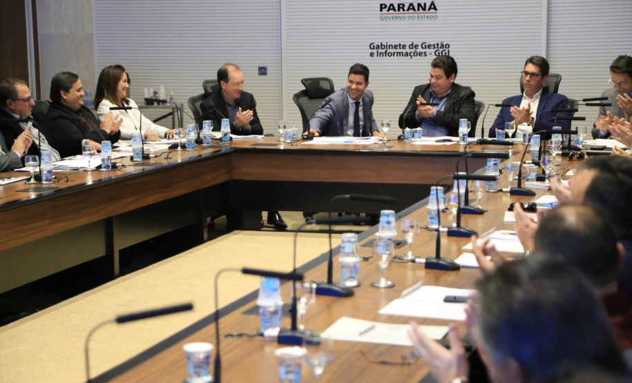 Chefes de 42 núcleos regionais do Governo do Estado das cidades de Londrina, Cornélio Procópio e Jacarezinho participaram nesta quarta-feira (22) de uma reunião com o governador Carlos Massa Ratinho Junior no Palácio Iguaçu, em Curitiba