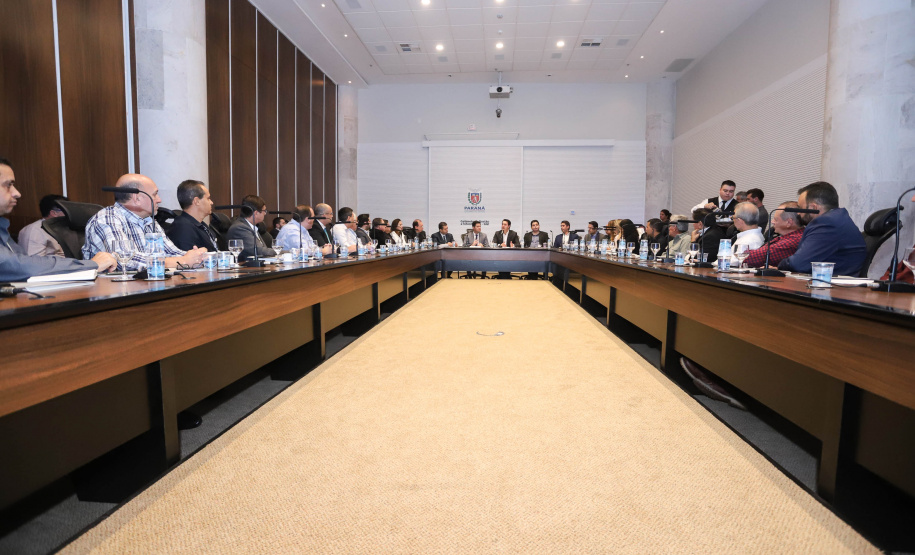 Chefes de 42 núcleos regionais do Governo do Estado das cidades de Londrina, Cornélio Procópio e Jacarezinho participaram nesta quarta-feira (22) de uma reunião com o governador Carlos Massa Ratinho Junior no Palácio Iguaçu, em Curitiba