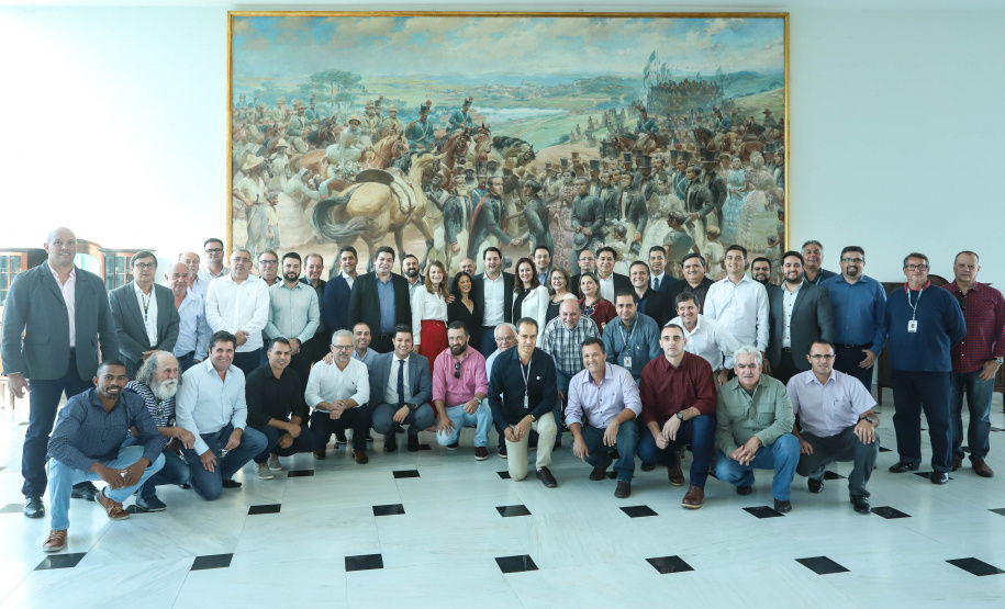 Chefes de 42 núcleos regionais do Governo do Estado das cidades de Londrina, Cornélio Procópio e Jacarezinho participaram nesta quarta-feira (22) de uma reunião com o governador Carlos Massa Ratinho Junior no Palácio Iguaçu, em Curitiba