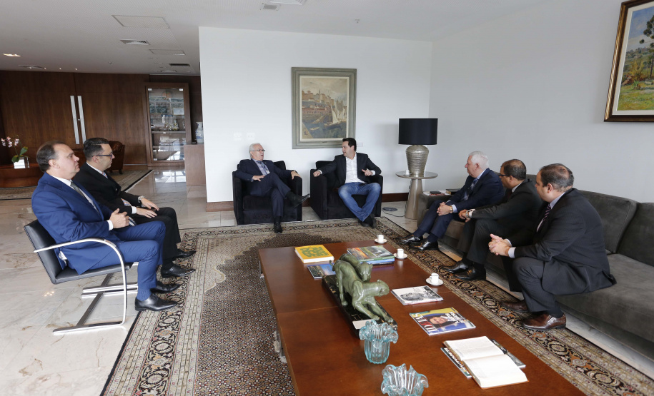 O governador Carlos Massa Ratinho Junior recebeu em seu gabinete o presidente da Assembléia de Deus, pastor Wagner Tadeu dos Santos Gaby e sua diretoria.Curitiba, 22-05-19Foto: Arnaldo Alves / ANPr