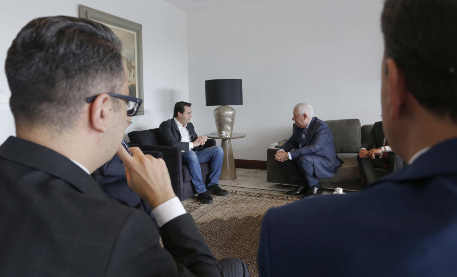 O governador Carlos Massa Ratinho Junior recebeu em seu gabinete o presidente da Assembléia de Deus, pastor Wagner Tadeu dos Santos Gaby e sua diretoria.Curitiba, 22-05-19Foto: Arnaldo Alves / ANPr