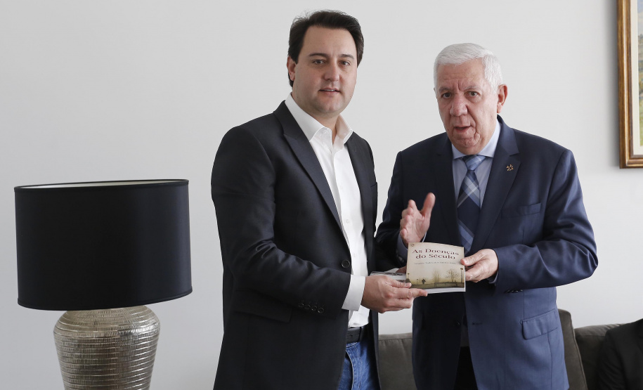 O governador Carlos Massa Ratinho Junior recebeu em seu gabinete o presidente da Assembléia de Deus, pastor Wagner Tadeu dos Santos Gaby e sua diretoria.Curitiba, 22-05-19Foto: Arnaldo Alves / ANPr