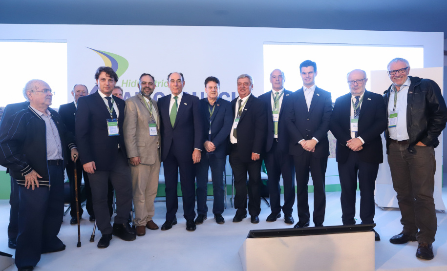 A Usina Hidrelétrica Baixo Iguaçu, último aproveitamento energético do Rio Iguaçu, foi inaugurada nesta quinta-feira (23) em Capanema, no Sudoeste do Estado. O empreendimento foi construído por um consórcio formado pela Copel e a Neonergia e recebeu investimento de R$ 2,3 bilhões. Foto: Rodrigo Felix Leal/ANPr