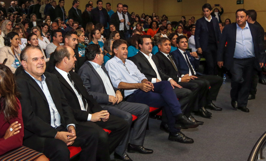 O governador Carlos Massa Ratinho Junior participa da abertura do XXXV Congresso Estadual de Secretários Municipais de Saúde do Paraná, no Centro Universitário da Fundação Assis Gurgacz (FAG)  em Cascavel nesta quinta-feira (23).   Cascavel, 23/05/2019 -  Foto: Geraldo Bubniak/ANPr