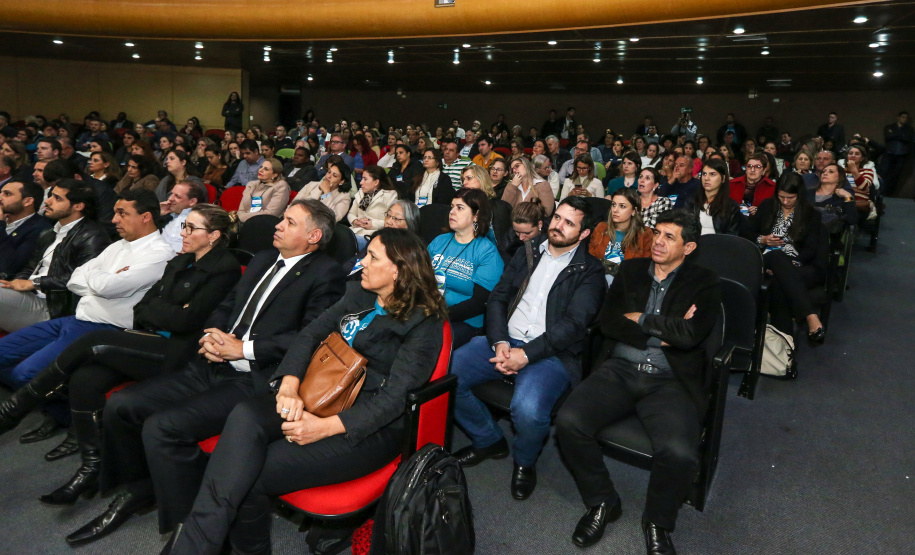 O governador Carlos Massa Ratinho Junior participa da abertura do XXXV Congresso Estadual de Secretários Municipais de Saúde do Paraná, no Centro Universitário da Fundação Assis Gurgacz (FAG)  em Cascavel nesta quinta-feira (23).   Cascavel, 23/05/2019 -  Foto: Geraldo Bubniak/ANPr