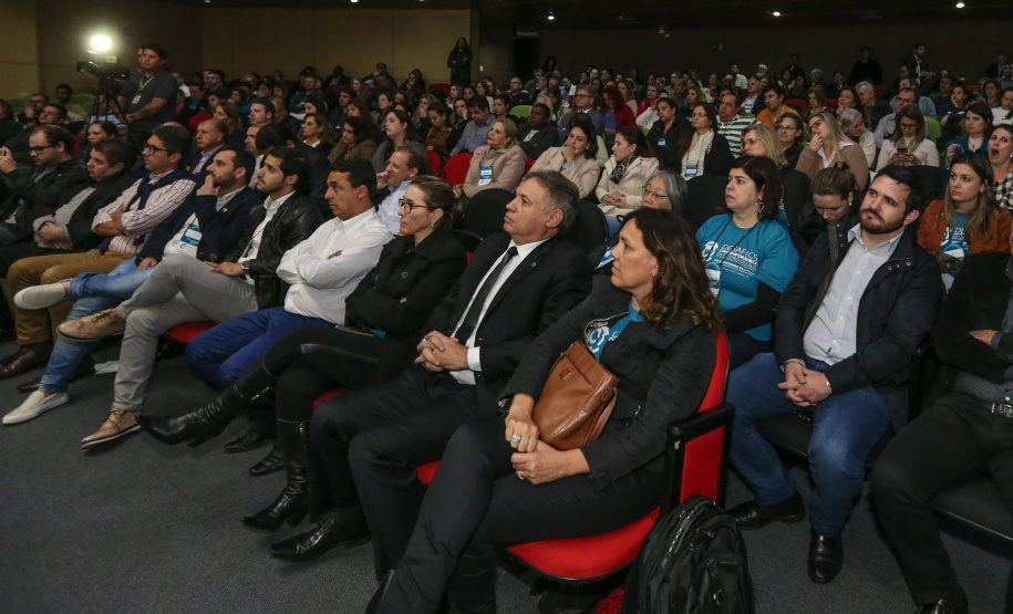 O governador Carlos Massa Ratinho Junior participa da abertura do XXXV Congresso Estadual de Secretários Municipais de Saúde do Paraná, no Centro Universitário da Fundação Assis Gurgacz (FAG)  em Cascavel nesta quinta-feira (23).   Cascavel, 23/05/2019 -  Foto: Geraldo Bubniak/ANPr