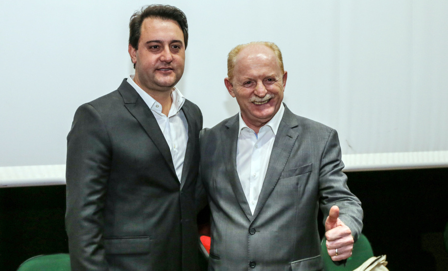 O governador Carlos Massa Ratinho Junior participa da abertura do XXXV Congresso Estadual de Secretários Municipais de Saúde do Paraná, no Centro Universitário da Fundação Assis Gurgacz (FAG)  em Cascavel nesta quinta-feira (23).   Cascavel, 23/05/2019 -  Foto: Geraldo Bubniak/ANPr