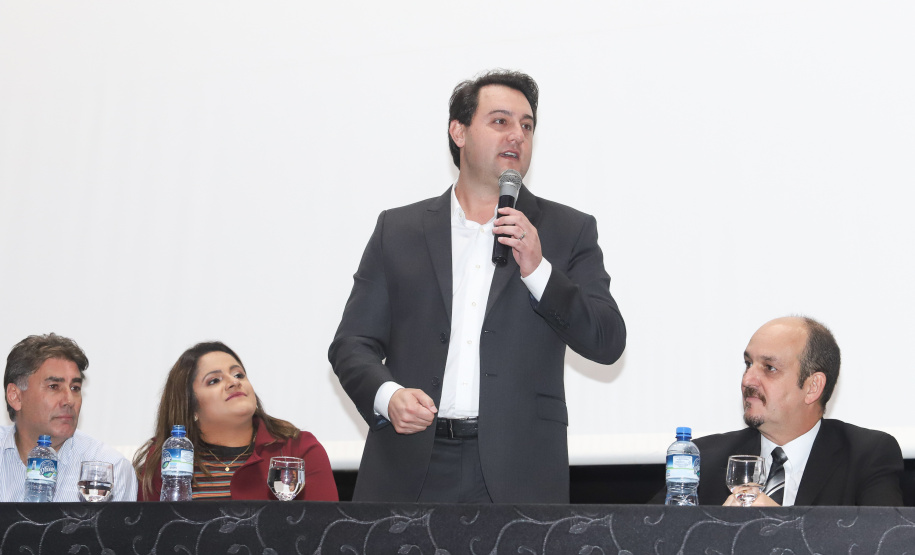 O governador Carlos Massa Ratinho Junior participa da abertura do XXXV Congresso Estadual de Secretários Municipais de Saúde do Paraná, no Centro Universitário da Fundação Assis Gurgacz (FAG)  em Cascavel nesta quinta-feira (23).   Cascavel, 23/05/2019 -  Foto: Rodrigo Félix Leal/ANPr