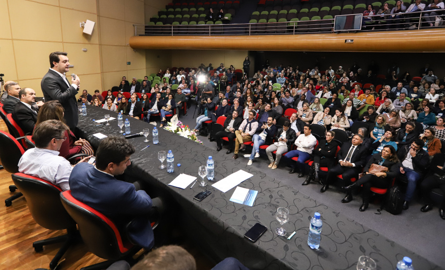 O governador Carlos Massa Ratinho Junior participa da abertura do XXXV Congresso Estadual de Secretários Municipais de Saúde do Paraná, no Centro Universitário da Fundação Assis Gurgacz (FAG)  em Cascavel nesta quinta-feira (23).   Cascavel, 23/05/2019 -  Foto: Rodrigo Félix Leal/ANPr