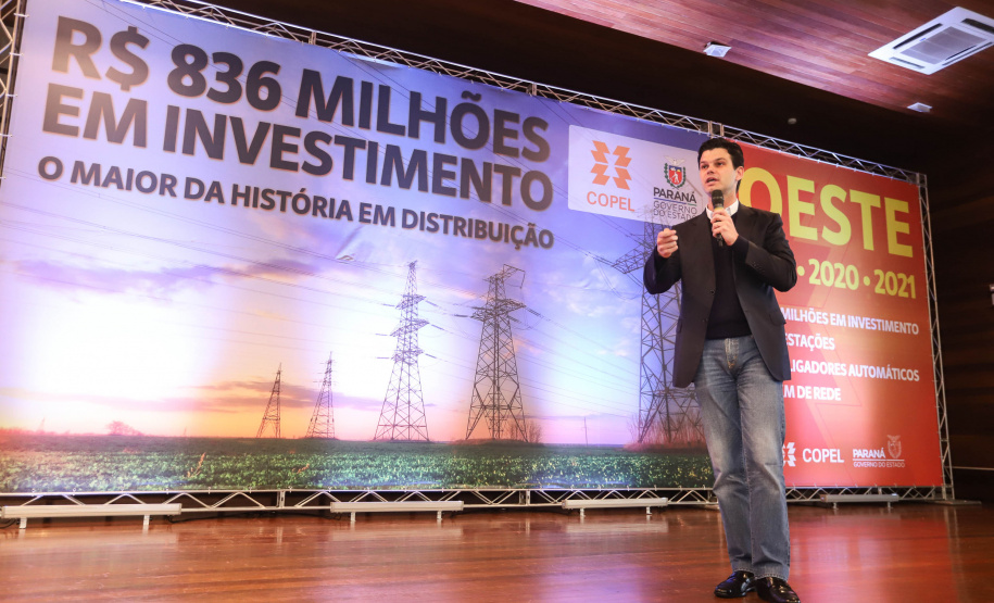 O governador Carlos Massa Ratinho Junior e o presidente da Copel, Daniel Pimentel Slaviero, anunciam nesta sexta-feira (24) os investimentos da Companhia na região Oeste do Paraná para os próximos três anos. Foto: Rodrigo Felix Leal/ANPr