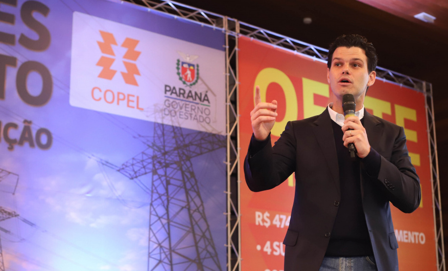 O governador Carlos Massa Ratinho Junior e o presidente da Copel, Daniel Pimentel Slaviero, anunciam nesta sexta-feira (24) os investimentos da Companhia na região Oeste do Paraná para os próximos três anos. Foto: Rodrigo Felix Leal/ANPr