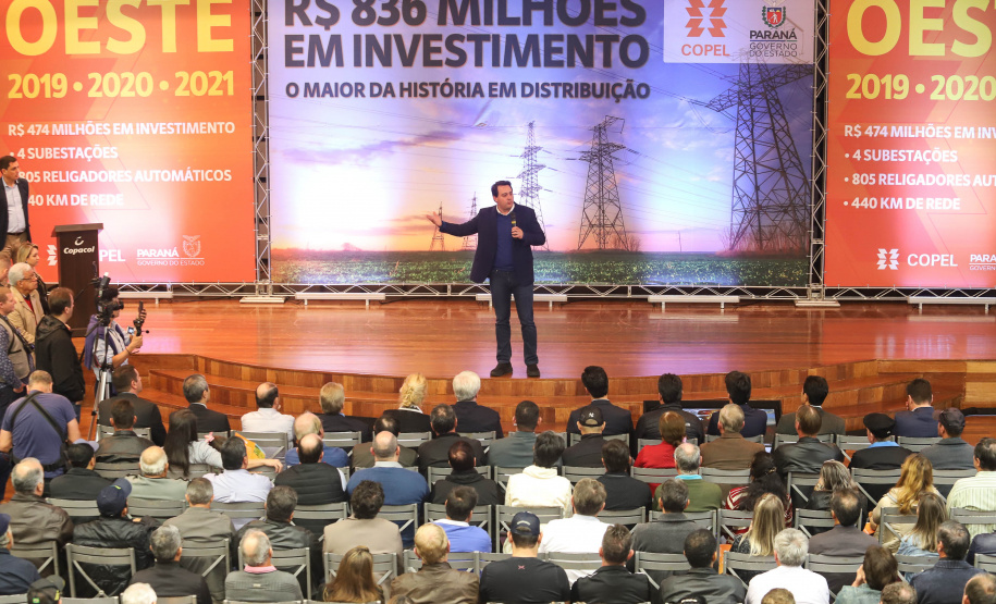 O governador Carlos Massa Ratinho Junior e o presidente da Copel, Daniel Pimentel Slaviero, anunciam nesta sexta-feira (24) os investimentos da Companhia na região Oeste do Paraná para os próximos três anos. Foto: Rodrigo Felix Leal/ANPr