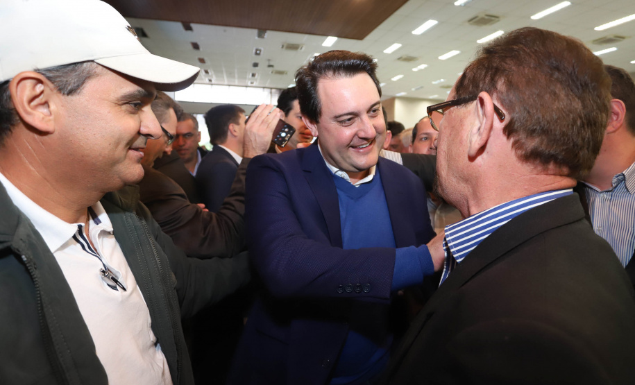 O governador Carlos Massa Ratinho Junior e o presidente da Copel, Daniel Pimentel Slaviero, anunciam nesta sexta-feira (24) os investimentos da Companhia na região Oeste do Paraná para os próximos três anos. Foto: Rodrigo Felix Leal/ANPr