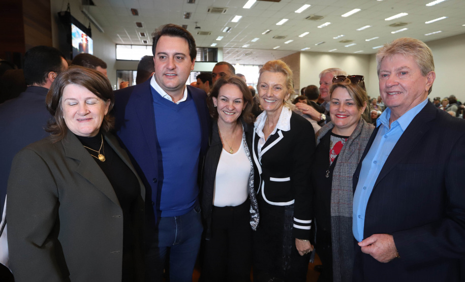 O governador Carlos Massa Ratinho Junior e o presidente da Copel, Daniel Pimentel Slaviero, anunciam nesta sexta-feira (24) os investimentos da Companhia na região Oeste do Paraná para os próximos três anos. Foto: Rodrigo Felix Leal/ANPr