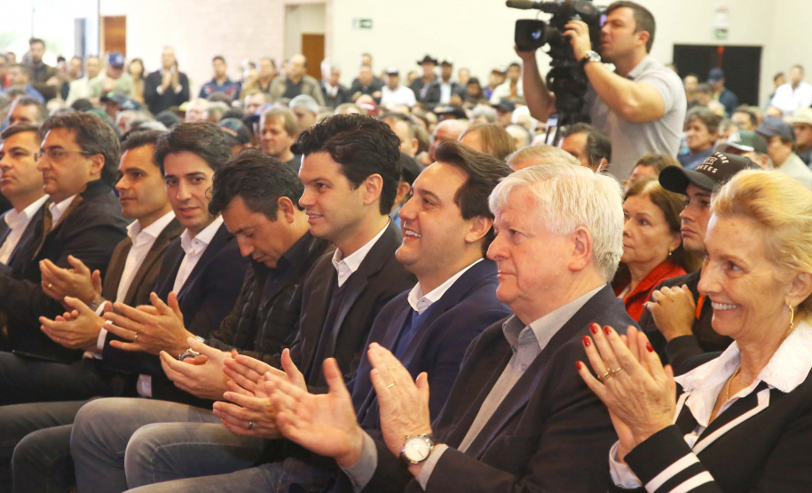 O governador Carlos Massa Ratinho Junior e o presidente da Copel, Daniel Pimentel Slaviero, anunciaram nesta sexta-feira (24) os investimentos da Companhia na região Oeste do Paraná para os próximos três anos. Foto: Jaelson Lucas/ANPr