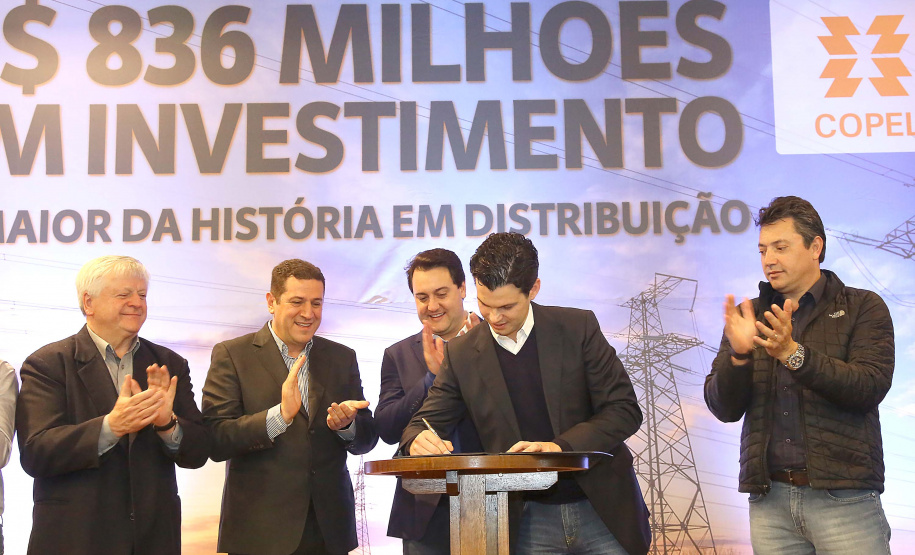 O governador Carlos Massa Ratinho Junior e o presidente da Copel, Daniel Pimentel Slaviero, anunciaram nesta sexta-feira (24) os investimentos da Companhia na região Oeste do Paraná para os próximos três anos. Foto: Jaelson Lucas/ANPr