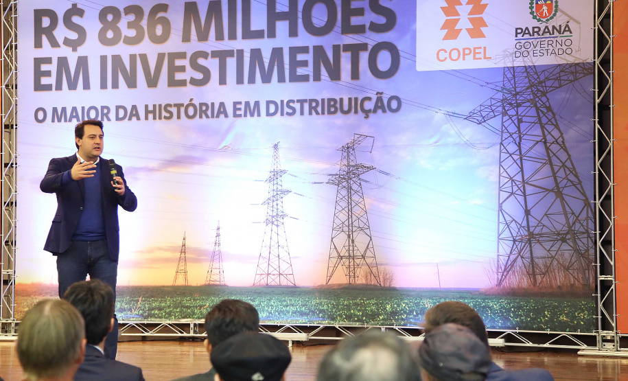 O governador Carlos Massa Ratinho Junior e o presidente da Copel, Daniel Pimentel Slaviero, anunciaram nesta sexta-feira (24) os investimentos da Companhia na região Oeste do Paraná para os próximos três anos. Foto: Jaelson Lucas/ANPr