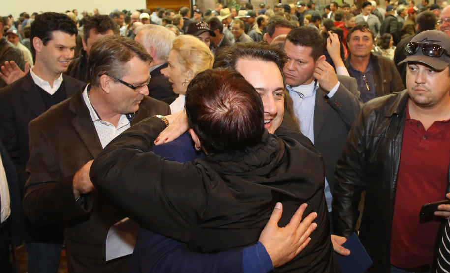 O governador Carlos Massa Ratinho Junior e o presidente da Copel, Daniel Pimentel Slaviero, anunciaram nesta sexta-feira (24) os investimentos da Companhia na região Oeste do Paraná para os próximos três anos. Foto: Jaelson Lucas/ANPr