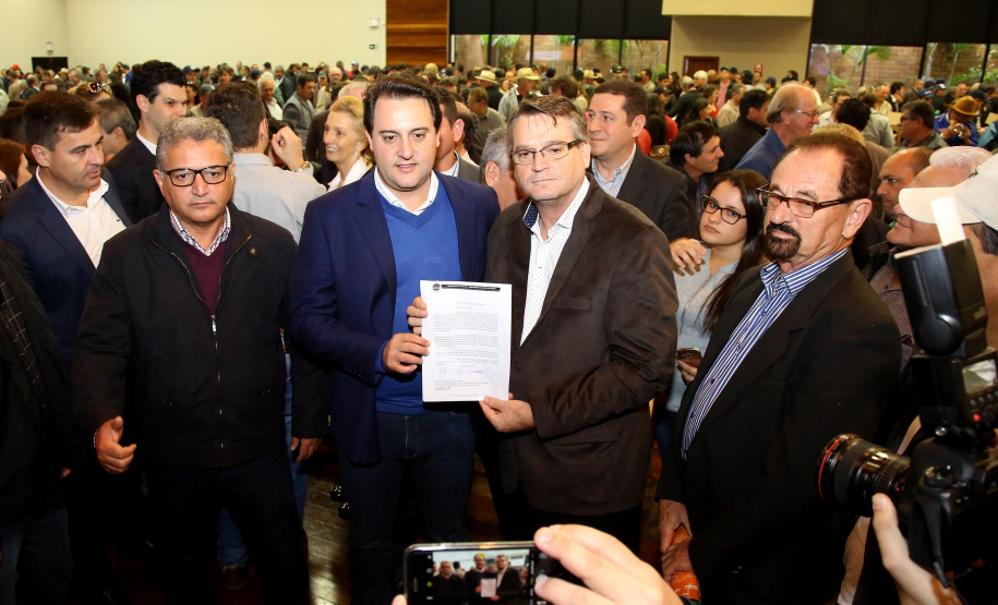 O governador Carlos Massa Ratinho Junior e o presidente da Copel, Daniel Pimentel Slaviero, anunciaram nesta sexta-feira (24) os investimentos da Companhia na região Oeste do Paraná para os próximos três anos. Foto: Jaelson Lucas/ANPr