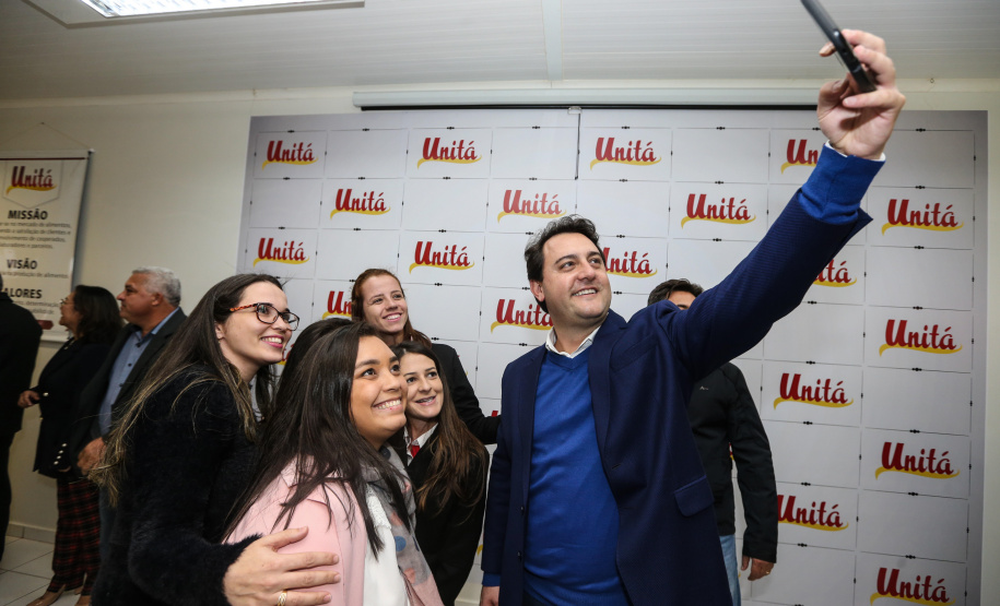 O governador Carlos Massa Ratinho Junior conhece as obras de ampliação do abatedouro de aves Unitá, pertencente às cooperativas Copacol, Cooperflora e Coagru acompanhado do presidente da Copacol, Valter Pitol.  Ubiratã, 24/05/2019 -  Foto: Geraldo Bubniak/ANPr