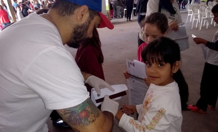 O Paraná Cidadão, a feira de serviços de cidadania, defesa de direitos e inclusão social da Secretaria da Justiça, Família e Trabalho realizou em apenas três dias mais de 10 mil atendimentos em Carlópolis, no Norte Pioneiro. Foram emitidas 1.483 carteiras de identidade e 851 CPF’s, além de 63 carteiras de trabalho. “São serviços gratuitos que contribuem para uma sociedade mais equilibrada e justa”, disse o secretário Ney Leprevost. Foto:SEJUT