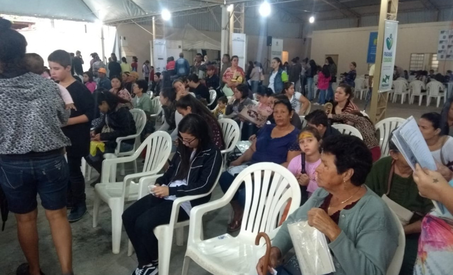 O Paraná Cidadão, a feira de serviços de cidadania, defesa de direitos e inclusão social da Secretaria da Justiça, Família e Trabalho realizou em apenas três dias mais de 10 mil atendimentos em Carlópolis, no Norte Pioneiro. Foram emitidas 1.483 carteiras de identidade e 851 CPF’s, além de 63 carteiras de trabalho. “São serviços gratuitos que contribuem para uma sociedade mais equilibrada e justa”, disse o secretário Ney Leprevost. Foto:SEJUT