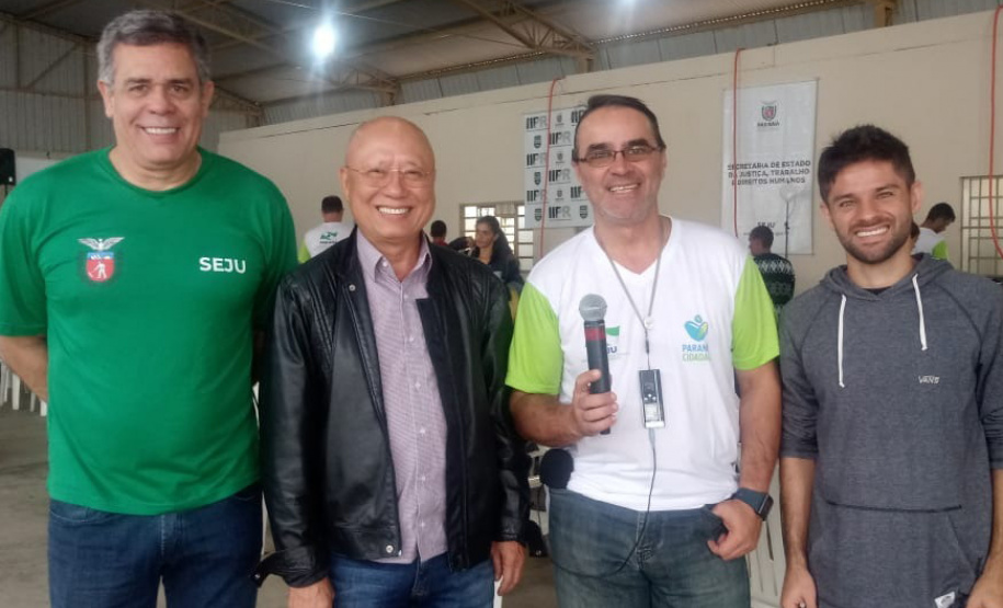 O Paraná Cidadão, a feira de serviços de cidadania, defesa de direitos e inclusão social da Secretaria da Justiça, Família e Trabalho realizou em apenas três dias mais de 10 mil atendimentos em Carlópolis, no Norte Pioneiro. Foram emitidas 1.483 carteiras de identidade e 851 CPF’s, além de 63 carteiras de trabalho. “São serviços gratuitos que contribuem para uma sociedade mais equilibrada e justa”, disse o secretário Ney Leprevost. Foto:SEJUT