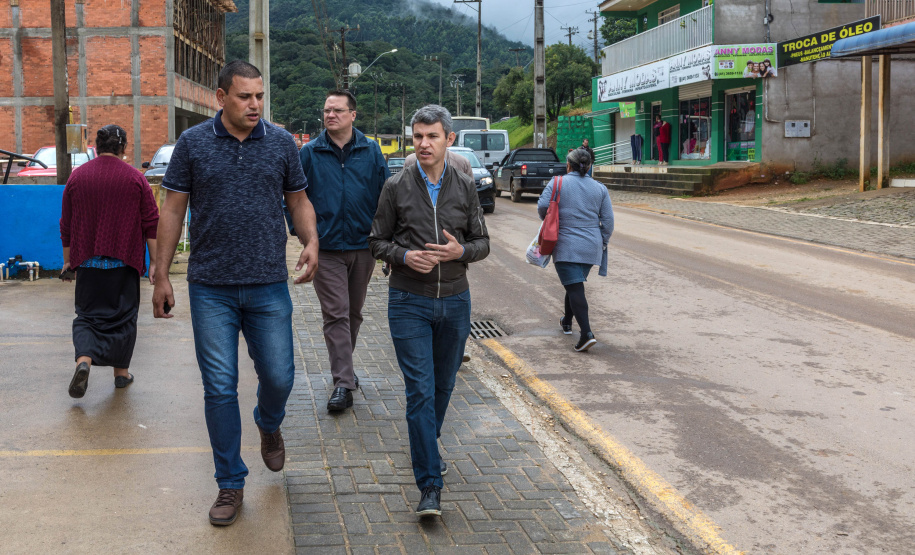 O presidente da Comec Gilson Santos, acompanhado de uma equipe de diretores e técnicos, visitou os municípios de Tunas do Paraná, Cerro Azul e Doutor Ulysses. 24/05/2019
 Foto: Maurilio Cheli