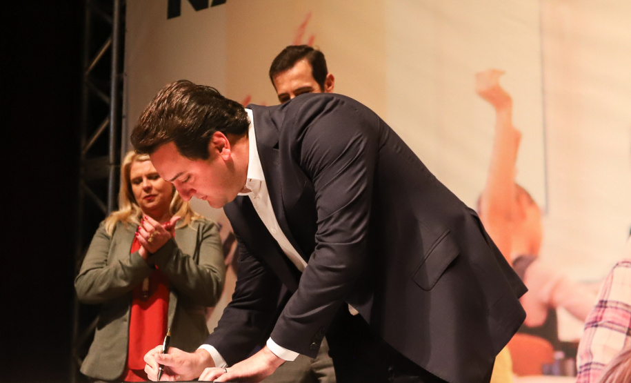 O governador Carlos Massa Ratinho Junior e o secretário da Educação e Esporte, Renato Feder, apresentaram nesta segunda-feira (27/05) o programa Escola Presente, criado para evitar o abandono escolar.Curitiba, 27-05-19.Foto: -  Foto: Rodrigo Félix Leal/ANPr