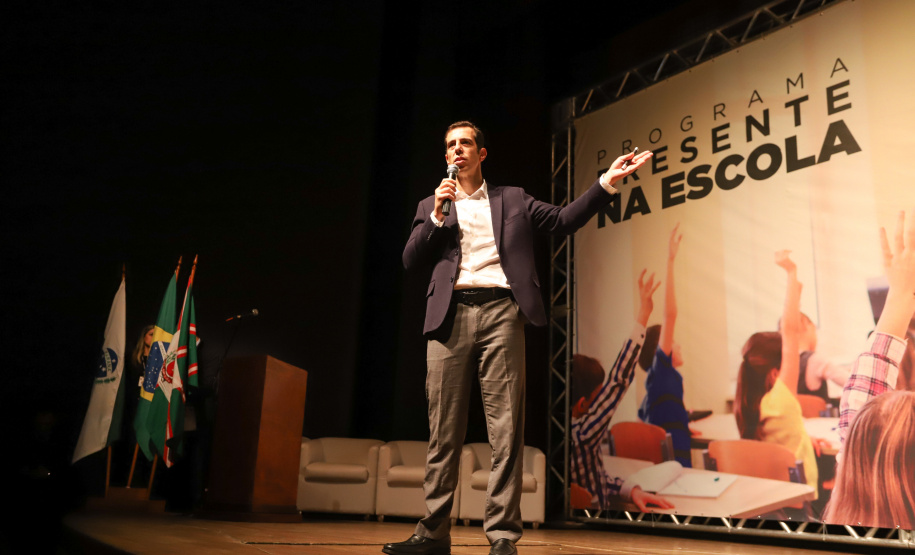 O governador Carlos Massa Ratinho Junior e o secretário da Educação e Esporte, Renato Feder, apresentaram nesta segunda-feira (27/05) o programa Escola Presente, criado para evitar o abandono escolar.Curitiba, 27-05-19.Foto: -  Foto: Rodrigo Félix Leal/ANPr