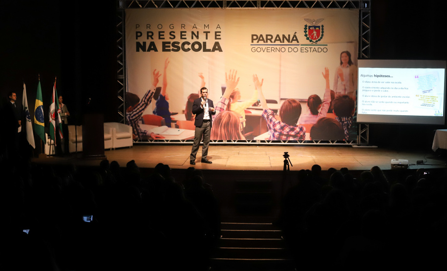 O governador Carlos Massa Ratinho Junior e o secretário da Educação e Esporte, Renato Feder, apresentaram nesta segunda-feira (27/05) o programa Escola Presente, criado para evitar o abandono escolar.Curitiba, 27-05-19.Foto: -  Foto: Rodrigo Félix Leal/ANPr