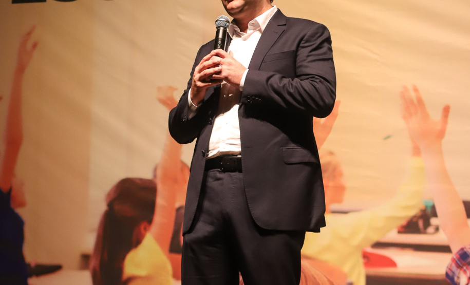 O governador Carlos Massa Ratinho Junior e o secretário da Educação e Esporte, Renato Feder, apresentaram nesta segunda-feira (27/05) o programa Escola Presente, criado para evitar o abandono escolar.Curitiba, 27-05-19.Foto: -  Foto: Rodrigo Félix Leal/ANPr